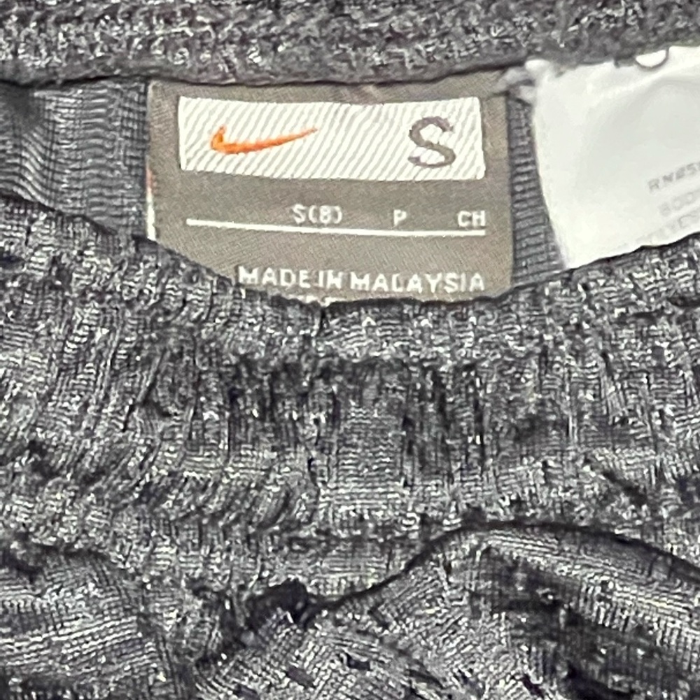 Nike boy shorts size small 8